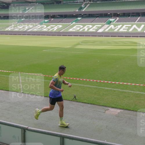 13.09.2026 - 21. swb-Marathon Bremen Michael Burmester http://msf.ph/oto/10331816 13.09.2026 13:03:38 Laufen im Stadion 209, 210, 488, 534, 596, 722, 725, 762, 881, 936, 940, 1014, 1250, 1343, 1458, 1460, 1479, 1611, 1649, 1653, 1771, 2223, 2276, 2364, 2369, 2378, 2421, 2434, 2513, 2625, 2668, 2779, 2851, 2891, 2900, 2934, 2977, 3028, 3114, 3135, 3258, 3360, 3402, 3425, 3454, 3460, 3496, 3510, 3521, 3576, 3579, 3585, 3597, 3603, 3618, 3721, 3796, 3846, 3852, 3859, 3893, 3938, 3970, 3983, 4000, 4077, 4133, 4506, 4558, 242 meine-sportfotos.de