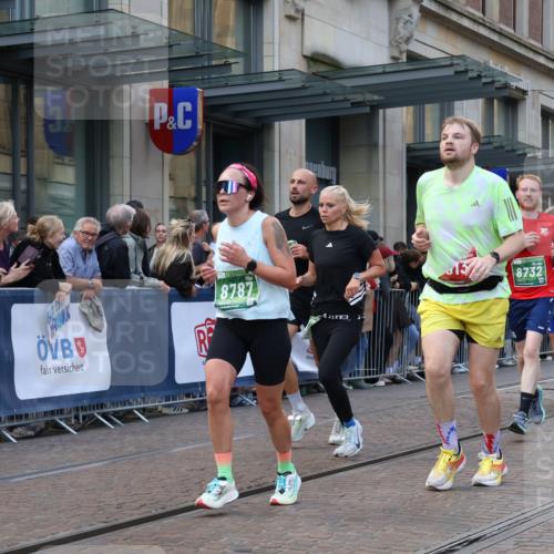 13.09.2026 - 21. swb-Marathon Bremen Strokosch-Dieckow http://msf.ph/oto/10331820 13.09.2026 13:22:52 Ziel 1809, 1900, 1935, 2306, 2367, 2427, 2827, 2899, 2914, 2961, 3098, 3233, 3374, 3729, 3920, 5114, 5820, 5821, 7909, 8045, 8231, 8304, 8377, 8671, 8672, 8732, 8787, 8819, 8820, 9436, 9827, 9921, 10127, 388, 913, 1963, 2040, 2402, 2481, 2771, 2806, 3145, 3560, 4483, 6707, 6737, 6792, 6891, 7586, 8547, 8551, 8646, 8694, 9090, 9510 meine-sportfotos.de
