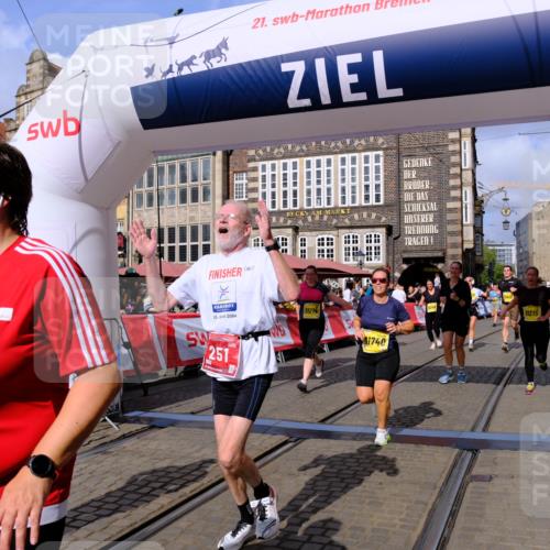 13.09.2026 - 21. swb-Marathon Bremen Tim E. http://msf.ph/oto/10331825 13.09.2026 11:04:38 Ziel 10182, 10245, 10291, 10526, 10613, 10755, 11214, 11215, 11221, 11248, 11336, 11410, 11720, 11726, 11740, 12009, 12276, 12929 meine-sportfotos.de