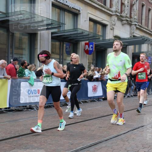 13.09.2026 - 21. swb-Marathon Bremen Strokosch-Dieckow http://msf.ph/oto/10331864 13.09.2026 13:22:52 Ziel 1809, 1900, 1935, 2306, 2367, 2427, 2827, 2899, 2914, 2961, 3098, 3233, 3374, 3729, 3920, 5114, 5820, 5821, 7909, 8045, 8231, 8304, 8377, 8671, 8672, 8732, 8787, 8819, 8820, 9436, 9827, 9921, 10127, 388, 913, 1963, 2040, 2402, 2481, 2771, 2806, 3145, 3560, 4483, 6707, 6737, 6792, 6891, 7586, 8547, 8551, 8646, 8694, 9090, 9510 meine-sportfotos.de