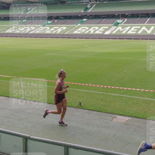 13.09.2026 - 21. swb-Marathon Bremen Michael Burmester http://msf.ph/oto/10331868 13.09.2026 13:03:44 Laufen im Stadion 209, 210, 488, 534, 596, 725, 762, 881, 936, 940, 1014, 1343, 1458, 1460, 1479, 1611, 1649, 1653, 1771, 2223, 2276, 2364, 2369, 2421, 2434, 2513, 2625, 2668, 2779, 2851, 2872, 2891, 2900, 2934, 2977, 3028, 3114, 3135, 3258, 3360, 3402, 3425, 3454, 3460, 3496, 3510, 3521, 3576, 3579, 3585, 3597, 3603, 3618, 3721, 3796, 3846, 3852, 3859, 3893, 3909, 3938, 3970, 3983, 4000, 4077, 4133, 4506, 4558, 242 meine-sportfotos.de
