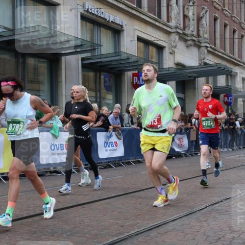 13.09.2026 - 21. swb-Marathon Bremen Strokosch-Dieckow http://msf.ph/oto/10331876 13.09.2026 13:22:53 Ziel 1809, 1900, 1935, 2306, 2367, 2427, 2827, 2899, 2914, 2961, 3098, 3233, 3374, 3531, 3729, 3920, 5114, 5820, 5821, 6923, 7909, 8045, 8231, 8304, 8377, 8671, 8672, 8732, 8787, 8819, 8820, 8863, 9436, 9827, 9921, 10127, 388, 913, 1963, 2040, 2402, 2481, 2771, 2806, 3145, 3560, 4483, 6707, 6737, 6792, 6891, 7586, 8377, 8547, 8551, 8646, 8694, 9090, 9510 meine-sportfotos.de