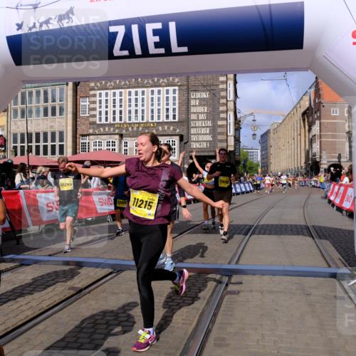 13.09.2026 - 21. swb-Marathon Bremen Tim E. http://msf.ph/oto/10331960 13.09.2026 11:04:39 Ziel 10182, 10245, 10291, 10526, 10613, 10755, 11214, 11215, 11221, 11248, 11336, 11410, 11720, 11726, 11740, 12009, 12276, 12929 meine-sportfotos.de