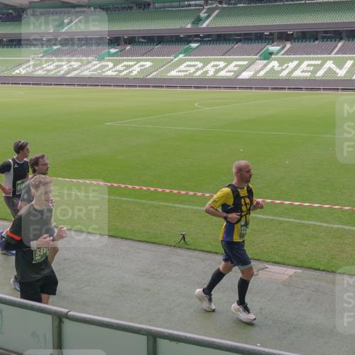 13.09.2026 - 21. swb-Marathon Bremen Michael Burmester http://msf.ph/oto/10331970 13.09.2026 13:03:50 Laufen im Stadion 209, 210, 488, 534, 565, 596, 725, 762, 881, 936, 940, 1014, 1343, 1373, 1456, 1458, 1460, 1479, 1611, 1649, 1653, 1771, 2223, 2276, 2364, 2369, 2421, 2430, 2434, 2452, 2513, 2625, 2779, 2851, 2872, 2891, 2900, 2910, 2934, 2957, 2977, 3028, 3114, 3135, 3217, 3258, 3360, 3402, 3419, 3425, 3454, 3460, 3496, 3510, 3521, 3576, 3579, 3585, 3597, 3618, 3796, 3846, 3852, 3859, 3893, 3909, 3938, 3970, 3983, 4077, 4133, 4506, 4558, 242 meine-sportfotos.de