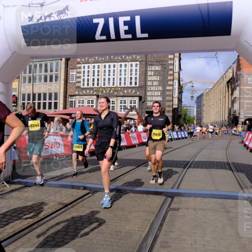 13.09.2026 - 21. swb-Marathon Bremen Tim E. http://msf.ph/oto/10332007 13.09.2026 11:04:40 Ziel 10160, 10182, 10245, 10291, 10526, 10613, 10755, 11214, 11215, 11221, 11248, 11336, 11410, 11720, 11740, 11761, 12009, 12929 meine-sportfotos.de