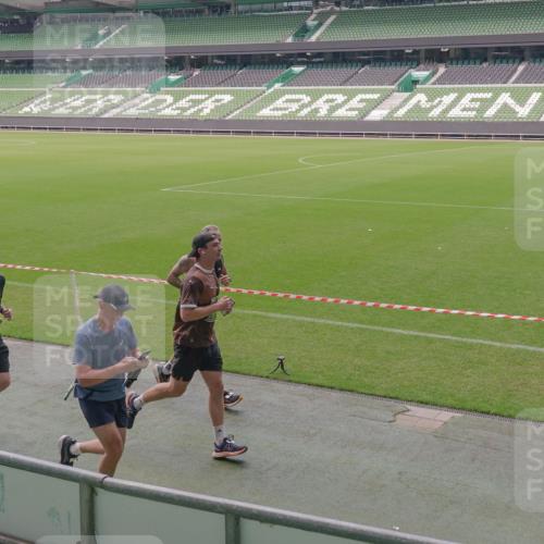 13.09.2026 - 21. swb-Marathon Bremen Michael Burmester http://msf.ph/oto/10332050 13.09.2026 13:03:58 Laufen im Stadion 209, 210, 488, 534, 565, 596, 725, 762, 881, 940, 1014, 1343, 1373, 1456, 1458, 1460, 1479, 1611, 1649, 1653, 1687, 1771, 2223, 2276, 2364, 2369, 2421, 2430, 2434, 2452, 2513, 2625, 2779, 2851, 2872, 2891, 2900, 2910, 2934, 2957, 2977, 3028, 3114, 3135, 3217, 3258, 3360, 3402, 3419, 3425, 3454, 3460, 3496, 3510, 3521, 3576, 3579, 3585, 3597, 3618, 3796, 3846, 3859, 3893, 3909, 3938, 3970, 3983, 4077, 4133, 4558, 242 meine-sportfotos.de
