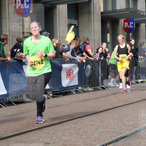 13.09.2026 - 21. swb-Marathon Bremen Strokosch-Dieckow http://msf.ph/oto/10332112 13.09.2026 11:03:26 Ziel 10090, 10091, 10152, 10327, 10357, 10403, 10420, 10429, 10569, 10796, 10902, 10918, 10950, 11149, 11211, 11325, 11411, 11451, 11511, 11595, 11655, 11746, 11868, 11967, 12074, 12504, 10092, 10150, 10187, 10195, 10237, 10309, 10528, 10531, 10598, 10724, 10727, 10904, 10959, 11070, 11493, 11598, 11676, 11773, 11830, 11836, 12068, 12184, 12185, 12214, 12611 meine-sportfotos.de