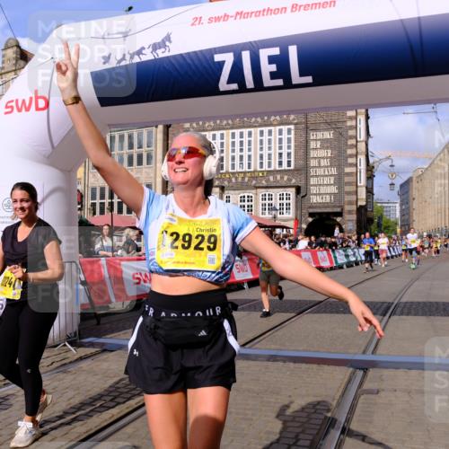 13.09.2026 - 21. swb-Marathon Bremen Tim E. http://msf.ph/oto/10332129 13.09.2026 11:04:43 Ziel 10160, 10182, 10245, 10526, 10613, 10711, 10755, 11214, 11215, 11248, 11336, 11410, 11720, 11740, 11761, 11991, 12009, 12929 meine-sportfotos.de