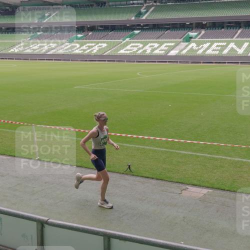 13.09.2026 - 21. swb-Marathon Bremen Michael Burmester http://msf.ph/oto/10332181 13.09.2026 13:04:09 Laufen im Stadion 178, 209, 210, 488, 534, 565, 596, 725, 762, 881, 940, 1014, 1239, 1307, 1343, 1373, 1456, 1458, 1460, 1479, 1611, 1649, 1653, 1656, 1687, 1771, 1941, 2023, 2223, 2276, 2369, 2421, 2430, 2434, 2452, 2513, 2625, 2723, 2779, 2851, 2867, 2872, 2891, 2900, 2910, 2919, 2934, 2957, 2977, 3028, 3114, 3135, 3217, 3320, 3360, 3402, 3419, 3425, 3454, 3460, 3496, 3510, 3521, 3576, 3579, 3585, 3597, 3618, 3796, 3846, 3859, 3909, 3938, 3970, 3983, 4077, 4133, 242 meine-sportfotos.de