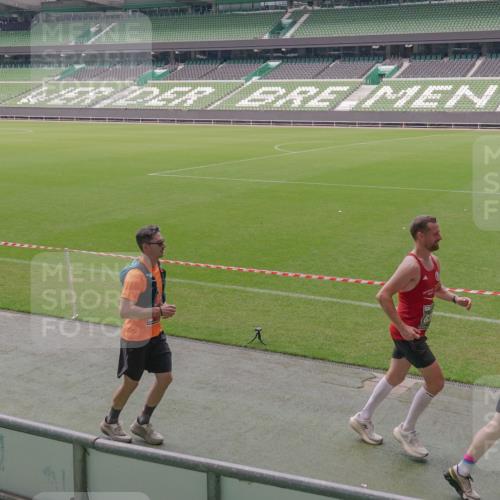 13.09.2026 - 21. swb-Marathon Bremen Michael Burmester http://msf.ph/oto/10332225 13.09.2026 13:04:14 Laufen im Stadion 178, 209, 210, 488, 534, 565, 596, 725, 762, 881, 940, 1014, 1239, 1307, 1343, 1373, 1456, 1458, 1460, 1479, 1611, 1649, 1653, 1656, 1687, 1771, 1780, 1941, 2023, 2223, 2369, 2421, 2430, 2434, 2452, 2513, 2625, 2723, 2851, 2867, 2872, 2891, 2900, 2910, 2919, 2934, 2957, 2977, 3028, 3135, 3217, 3320, 3343, 3360, 3402, 3419, 3425, 3454, 3460, 3510, 3521, 3579, 3585, 3597, 3618, 3796, 3846, 3859, 3909, 3938, 3970, 3983, 4077, 4133, 242 meine-sportfotos.de