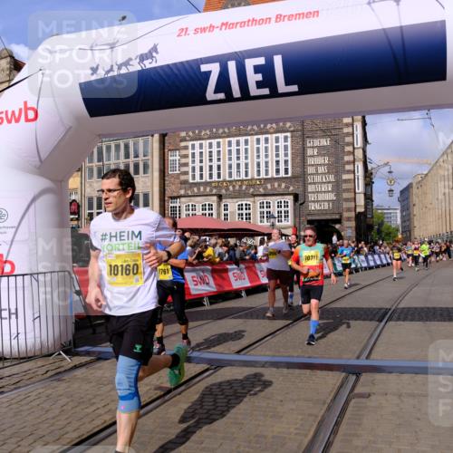 13.09.2026 - 21. swb-Marathon Bremen Tim E. http://msf.ph/oto/10332231 13.09.2026 11:04:48 Ziel 10160, 10245, 10526, 10711, 10755, 10877, 11114, 11214, 11215, 11248, 11364, 11410, 11592, 11720, 11740, 11761, 11991, 12009, 12929 meine-sportfotos.de