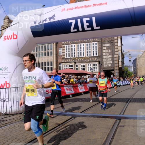 13.09.2026 - 21. swb-Marathon Bremen Tim E. http://msf.ph/oto/10332241 13.09.2026 11:04:48 Ziel 10160, 10245, 10526, 10711, 10755, 10877, 11114, 11214, 11215, 11248, 11364, 11410, 11592, 11720, 11740, 11761, 11991, 12009, 12929 meine-sportfotos.de