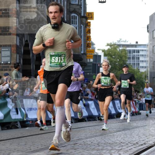13.09.2026 - 21. swb-Marathon Bremen Strokosch-Dieckow http://msf.ph/oto/10332249 13.09.2026 13:15:55 Ziel 1033, 1445, 3346, 3536, 3836, 3991, 4212, 4573, 4653, 4663, 5533, 5588, 6162, 6515, 6526, 7203, 7291, 7346, 7992, 9029, 9391, 9475, 9777, 13249, 145, 663, 1955, 2623, 3134, 3149, 4128, 4823, 5430, 6106, 6744, 7307, 7413, 8487, 9278, 13158 meine-sportfotos.de