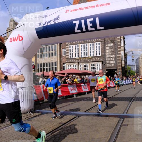 13.09.2026 - 21. swb-Marathon Bremen Tim E. http://msf.ph/oto/10332262 13.09.2026 11:04:48 Ziel 10160, 10245, 10526, 10711, 10755, 10877, 11114, 11214, 11215, 11248, 11364, 11410, 11592, 11720, 11740, 11761, 11991, 12009, 12929 meine-sportfotos.de