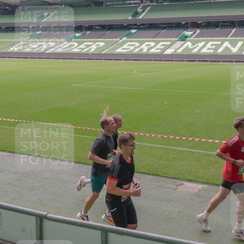 13.09.2026 - 21. swb-Marathon Bremen Michael Burmester http://msf.ph/oto/10332266 13.09.2026 13:04:17 Laufen im Stadion 178, 209, 210, 488, 534, 565, 596, 725, 762, 881, 940, 1014, 1239, 1307, 1343, 1373, 1456, 1458, 1460, 1479, 1611, 1627, 1649, 1653, 1656, 1687, 1771, 1780, 1932, 1941, 2023, 2126, 2223, 2369, 2430, 2434, 2452, 2513, 2625, 2723, 2851, 2867, 2872, 2891, 2900, 2910, 2919, 2934, 2957, 2959, 2977, 3028, 3135, 3217, 3320, 3343, 3360, 3402, 3419, 3425, 3454, 3460, 3510, 3521, 3579, 3597, 3618, 3796, 3846, 3859, 3909, 3938, 3970, 3983, 4077, 4133, 242 meine-sportfotos.de