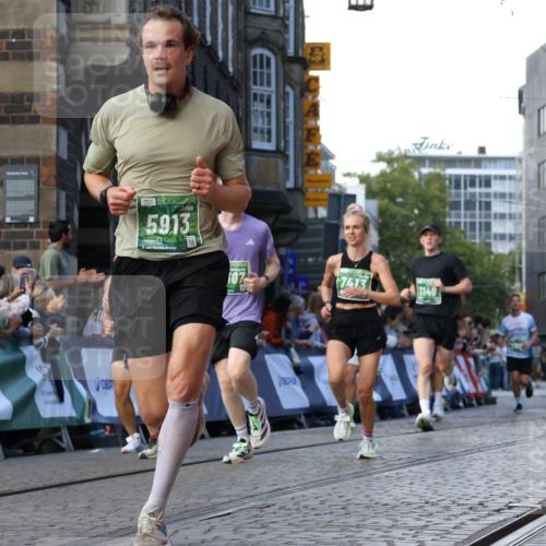 13.09.2026 - 21. swb-Marathon Bremen Strokosch-Dieckow http://msf.ph/oto/10332271 13.09.2026 13:15:55 Ziel 1033, 1445, 3346, 3536, 3836, 3991, 4212, 4573, 4653, 4663, 5533, 5588, 6162, 6515, 6526, 7203, 7291, 7346, 7992, 9029, 9391, 9475, 9777, 13249, 145, 663, 1955, 2623, 3134, 3149, 4128, 4823, 5430, 6106, 6744, 7307, 7413, 8487, 9278, 13158 meine-sportfotos.de