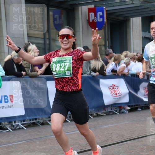 13.09.2026 - 21. swb-Marathon Bremen Strokosch-Dieckow http://msf.ph/oto/10332272 13.09.2026 13:23:02 Ziel 672, 1900, 2306, 2371, 2409, 2427, 2827, 2899, 2961, 3078, 3173, 3374, 3531, 3729, 3861, 3920, 3939, 5820, 5821, 6848, 6923, 8045, 8231, 8304, 8732, 8787, 8863, 9088, 9196, 9436, 9827, 10127, 913, 1809, 1935, 1963, 2040, 2367, 2806, 2914, 3098, 3145, 3233, 3560, 5114, 6707, 6737, 6792, 7909, 8377, 8551, 8646, 8671, 8672, 8819, 8820, 9510, 9921 meine-sportfotos.de