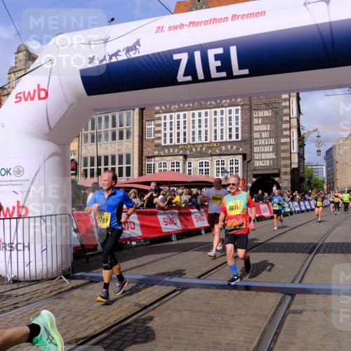 13.09.2026 - 21. swb-Marathon Bremen Tim E. http://msf.ph/oto/10332273 13.09.2026 11:04:48 Ziel 10160, 10245, 10526, 10711, 10755, 10877, 11114, 11214, 11215, 11248, 11364, 11410, 11592, 11720, 11740, 11761, 11991, 12009, 12929 meine-sportfotos.de