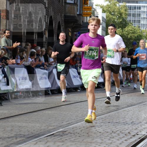 13.09.2026 - 21. swb-Marathon Bremen Strokosch-Dieckow http://msf.ph/oto/10332275 13.09.2026 13:25:28 Ziel 1080, 1119, 1166, 1264, 1436, 1448, 2322, 3105, 3187, 4091, 4113, 4459, 4507, 4918, 6079, 6113, 6943, 7306, 7326, 7409, 8245, 9036, 9073, 9152, 9360, 9493, 13088, 191, 209, 1458, 1752, 3124, 3186, 3806, 4439, 4717, 4927, 5703, 5755, 5814, 8545, 8597, 8890, 9440, 9506 meine-sportfotos.de