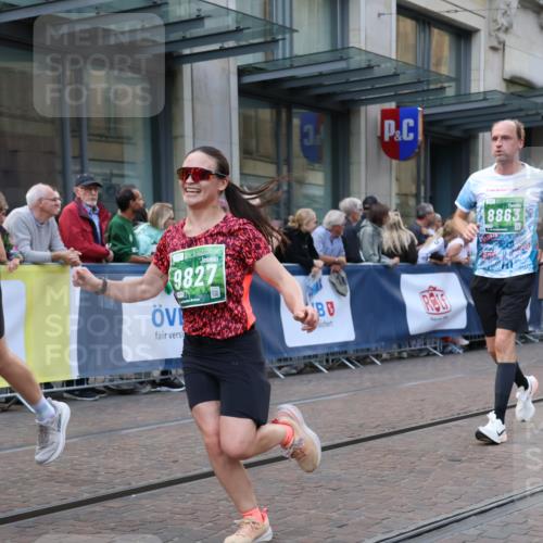 13.09.2026 - 21. swb-Marathon Bremen Strokosch-Dieckow http://msf.ph/oto/10332289 13.09.2026 13:23:02 Ziel 672, 1900, 2306, 2371, 2409, 2427, 2827, 2899, 2961, 3078, 3173, 3374, 3531, 3729, 3861, 3920, 3939, 5820, 5821, 6848, 6923, 8045, 8231, 8304, 8732, 8787, 8863, 9088, 9196, 9436, 9827, 10127, 913, 1809, 1935, 1963, 2040, 2367, 2806, 2914, 3098, 3145, 3233, 3560, 5114, 6707, 6737, 6792, 7909, 8377, 8551, 8646, 8671, 8672, 8819, 8820, 9510, 9921 meine-sportfotos.de