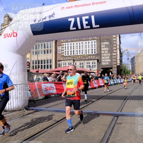 13.09.2026 - 21. swb-Marathon Bremen Tim E. http://msf.ph/oto/10332296 13.09.2026 11:04:49 Ziel 10160, 10245, 10526, 10711, 10755, 10877, 11114, 11214, 11215, 11248, 11364, 11410, 11592, 11740, 11761, 11991, 12009, 12929 meine-sportfotos.de