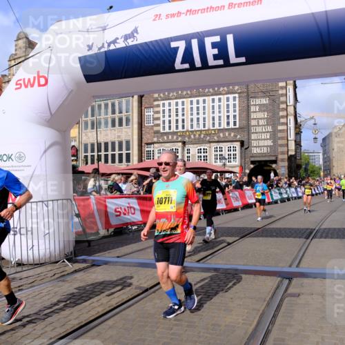 13.09.2026 - 21. swb-Marathon Bremen Tim E. http://msf.ph/oto/10332309 13.09.2026 11:04:49 Ziel 10160, 10245, 10526, 10711, 10755, 10877, 11114, 11214, 11215, 11248, 11364, 11410, 11592, 11740, 11761, 11991, 12009, 12929 meine-sportfotos.de