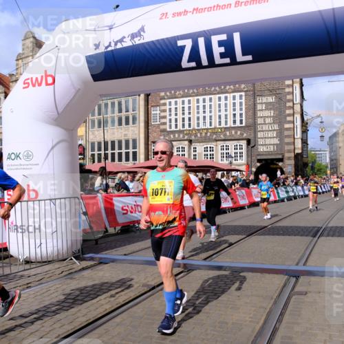 13.09.2026 - 21. swb-Marathon Bremen Tim E. http://msf.ph/oto/10332317 13.09.2026 11:04:49 Ziel 10160, 10245, 10526, 10711, 10755, 10877, 11114, 11214, 11215, 11248, 11364, 11410, 11592, 11740, 11761, 11991, 12009, 12929 meine-sportfotos.de