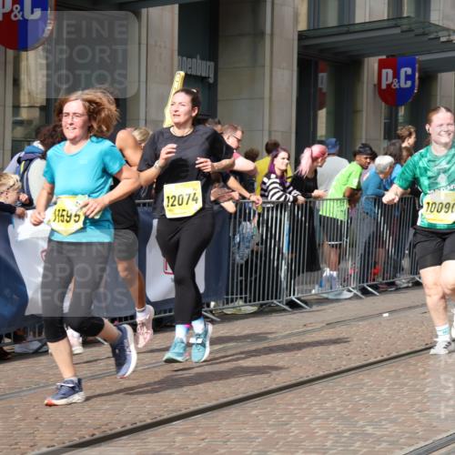 13.09.2026 - 21. swb-Marathon Bremen Strokosch-Dieckow http://msf.ph/oto/10332325 13.09.2026 11:03:31 Ziel 10090, 10091, 10152, 10327, 10357, 10403, 10429, 10569, 10607, 10659, 10720, 10796, 10918, 10950, 11149, 11319, 11325, 11451, 11470, 11471, 11511, 11595, 11618, 11868, 11967, 12074, 12140, 12260, 12392, 12433, 12504, 10092, 10150, 10187, 10195, 10237, 10309, 10420, 10724, 10902, 10904, 10959, 11211, 11411, 11598, 11655, 11746, 11773, 11830, 12068, 12184, 12185, 12611 meine-sportfotos.de