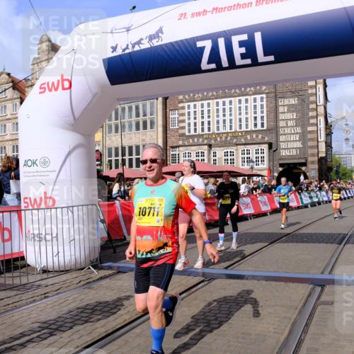 13.09.2026 - 21. swb-Marathon Bremen Tim E. http://msf.ph/oto/10332339 13.09.2026 11:04:50 Ziel 10160, 10245, 10481, 10526, 10711, 10755, 10877, 11114, 11214, 11215, 11248, 11364, 11410, 11592, 11740, 11761, 11991, 12009, 12929 meine-sportfotos.de