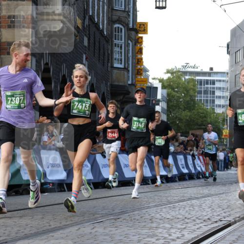 13.09.2026 - 21. swb-Marathon Bremen Strokosch-Dieckow http://msf.ph/oto/10332340 13.09.2026 13:15:56 Ziel 1033, 1445, 3346, 3536, 3836, 3991, 4212, 4573, 4653, 4663, 5533, 5588, 6162, 6515, 6526, 7203, 7291, 7992, 9029, 9391, 9475, 9777, 13249, 145, 481, 663, 1955, 2623, 3134, 3149, 4128, 4823, 5430, 6106, 6744, 7307, 7413, 8487, 9278, 13008, 13158 meine-sportfotos.de