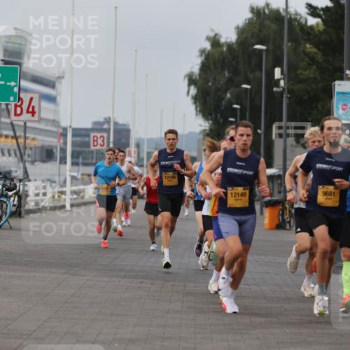 13.09.2026 - Kiel Lauf Andreas Tolksdorf http://msf.ph/oto/10332341 13.09.2026 09:51:24 Kiellinie 4, 3, 6302, 12148, 9681, 12149 meine-sportfotos.de