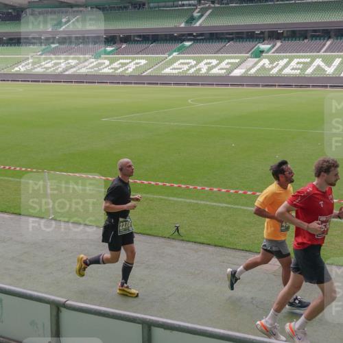 13.09.2026 - 21. swb-Marathon Bremen Michael Burmester http://msf.ph/oto/10332361 13.09.2026 13:04:25 Laufen im Stadion 178, 209, 210, 488, 534, 536, 565, 596, 725, 762, 881, 940, 1014, 1239, 1307, 1343, 1373, 1456, 1458, 1479, 1611, 1627, 1649, 1653, 1656, 1687, 1771, 1780, 1914, 1932, 1941, 2023, 2089, 2126, 2223, 2369, 2430, 2434, 2452, 2513, 2602, 2625, 2723, 2851, 2867, 2872, 2891, 2910, 2919, 2934, 2957, 2959, 2977, 3028, 3135, 3217, 3320, 3343, 3360, 3402, 3419, 3425, 3454, 3460, 3510, 3521, 3579, 3597, 3618, 3796, 3846, 3859, 3909, 4077, 242 meine-sportfotos.de