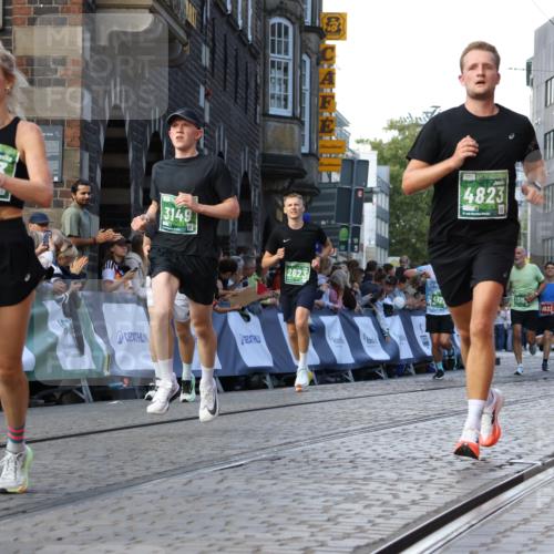 13.09.2026 - 21. swb-Marathon Bremen Strokosch-Dieckow http://msf.ph/oto/10332411 13.09.2026 13:15:57 Ziel 1033, 1445, 2733, 3119, 3346, 3536, 3836, 3991, 4212, 4573, 4653, 4663, 5533, 5588, 6162, 6515, 6526, 7203, 7291, 7992, 9029, 9391, 9475, 9777, 13249, 481, 663, 1955, 2623, 3134, 3149, 4128, 5430, 6106, 6744, 8398, 8487, 13008, 13158 meine-sportfotos.de