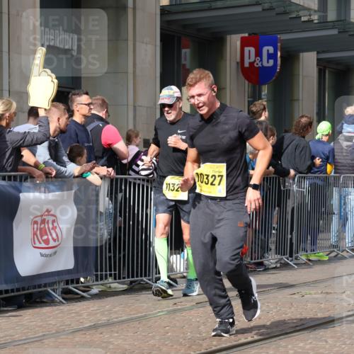 13.09.2026 - 21. swb-Marathon Bremen Strokosch-Dieckow http://msf.ph/oto/10332441 13.09.2026 11:03:35 Ziel 10090, 10091, 10152, 10327, 10357, 10403, 10429, 10607, 10659, 10720, 10726, 10796, 10912, 10913, 10918, 10950, 11149, 11319, 11325, 11451, 11470, 11471, 11511, 11595, 11618, 11868, 11967, 12140, 12260, 12392, 12433, 12504, 10092, 10150, 10187, 10237, 10309, 10327, 10420, 10569, 10724, 10902, 10904, 10950, 11211, 11411, 11595, 11598, 11655, 11746, 11773, 11830, 12068, 12074, 12184, 12185, 12611 meine-sportfotos.de