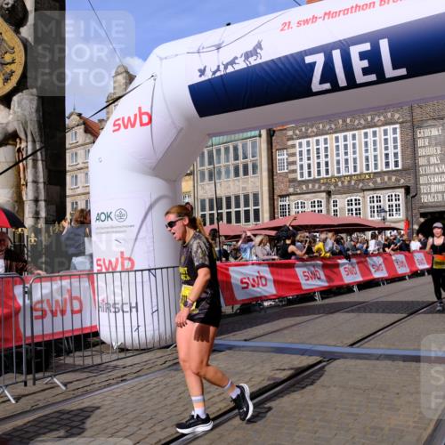 13.09.2026 - 21. swb-Marathon Bremen Tim E. http://msf.ph/oto/10332457 13.09.2026 11:04:55 Ziel 10160, 10198, 10283, 10481, 10711, 10755, 10877, 10940, 11114, 11364, 11366, 11592, 11705, 11761, 11991, 12005 meine-sportfotos.de