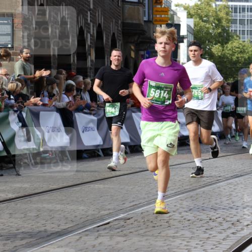 13.09.2026 - 21. swb-Marathon Bremen Strokosch-Dieckow http://msf.ph/oto/10332483 13.09.2026 13:25:28 Ziel 1080, 1119, 1166, 1264, 1436, 1448, 2322, 3105, 3187, 4091, 4113, 4459, 4507, 4918, 6079, 6113, 6943, 7306, 7326, 7409, 8245, 9036, 9073, 9152, 9360, 9493, 13088, 191, 209, 1458, 1752, 3124, 3186, 3806, 4439, 4717, 4927, 5703, 5755, 5814, 8545, 8597, 8890, 9440, 9506 meine-sportfotos.de