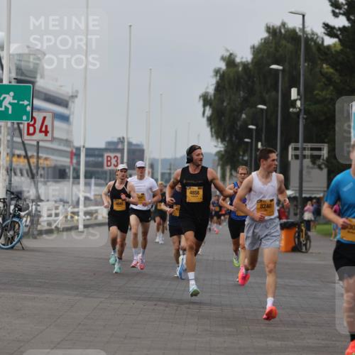 13.09.2026 - Kiel Lauf Andreas Tolksdorf http://msf.ph/oto/10332489 13.09.2026 09:51:30 Kiellinie 7928, 4, 3, 4645, 4858, 8240, 302 meine-sportfotos.de