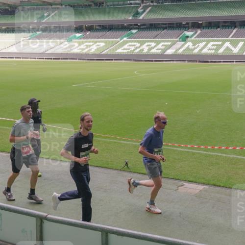13.09.2026 - 21. swb-Marathon Bremen Michael Burmester http://msf.ph/oto/10332504 13.09.2026 13:04:31 Laufen im Stadion 178, 209, 210, 323, 488, 534, 536, 565, 596, 647, 725, 762, 881, 940, 1014, 1073, 1239, 1307, 1343, 1373, 1456, 1458, 1479, 1627, 1649, 1653, 1656, 1687, 1771, 1780, 1914, 1932, 1941, 2023, 2089, 2126, 2223, 2369, 2430, 2434, 2452, 2602, 2625, 2723, 2742, 2764, 2851, 2867, 2872, 2891, 2910, 2919, 2934, 2957, 2959, 2977, 2985, 3028, 3030, 3135, 3217, 3320, 3343, 3360, 3402, 3419, 3425, 3454, 3460, 3510, 3521, 3579, 3597, 3618, 3796, 3846, 3859, 3909, 242 meine-sportfotos.de