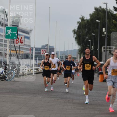 13.09.2026 - Kiel Lauf Andreas Tolksdorf http://msf.ph/oto/10332518 13.09.2026 09:51:31 Kiellinie 4, 3, 4645, 4621, 4858, 8240 meine-sportfotos.de