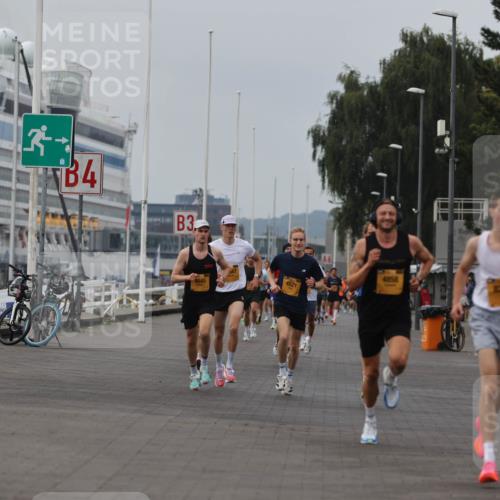 13.09.2026 - Kiel Lauf Andreas Tolksdorf http://msf.ph/oto/10332528 13.09.2026 09:51:31 Kiellinie 4, 3, 4645, 6, 4858 meine-sportfotos.de