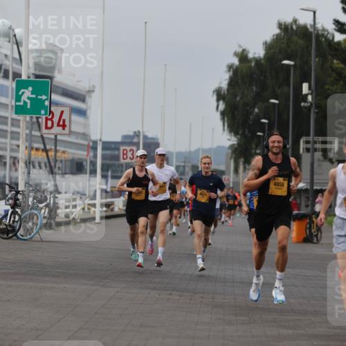 13.09.2026 - Kiel Lauf Andreas Tolksdorf http://msf.ph/oto/10332530 13.09.2026 09:51:31 Kiellinie 4, 3, 647, 45, 4621, 4858 meine-sportfotos.de