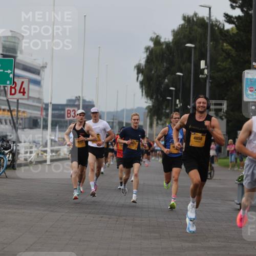 13.09.2026 - Kiel Lauf Andreas Tolksdorf http://msf.ph/oto/10332537 13.09.2026 09:51:32 Kiellinie 3, 4, 3, 4645, 4621, 4858, 8240 meine-sportfotos.de