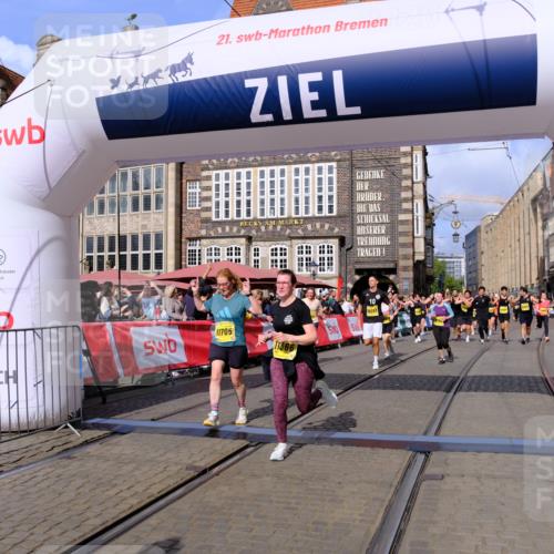 13.09.2026 - 21. swb-Marathon Bremen Tim E. http://msf.ph/oto/10332560 13.09.2026 11:05:00 Ziel 10160, 10198, 10283, 10315, 10481, 10711, 10729, 10855, 10856, 10877, 10940, 11006, 11114, 11364, 11366, 11395, 11518, 11592, 11705, 11757, 11761, 11991, 12005, 12420, 12493, 12495, 12498, 12500, 12502, 12563 meine-sportfotos.de