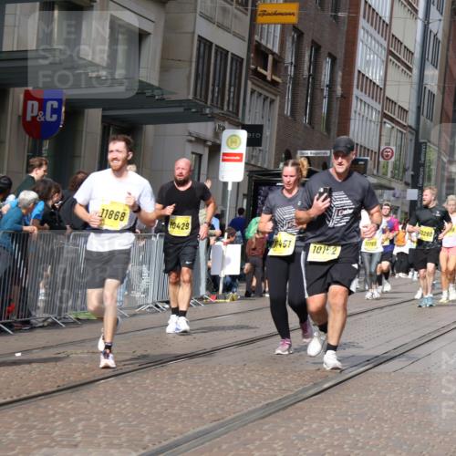 13.09.2026 - 21. swb-Marathon Bremen Strokosch-Dieckow http://msf.ph/oto/10332563 13.09.2026 11:03:37 Ziel 10152, 10357, 10403, 10429, 10516, 10607, 10659, 10671, 10672, 10720, 10726, 10796, 10912, 10913, 10918, 11149, 11318, 11319, 11325, 11451, 11470, 11471, 11511, 11618, 11868, 11909, 11967, 12103, 12140, 12260, 12392, 12433, 12504, 10090, 10091, 10092, 10187, 10237, 10309, 10327, 10420, 10569, 10724, 10902, 10904, 10950, 11211, 11411, 11595, 11598, 11655, 11746, 11773, 12068, 12074, 12184, 12185, 12611 meine-sportfotos.de