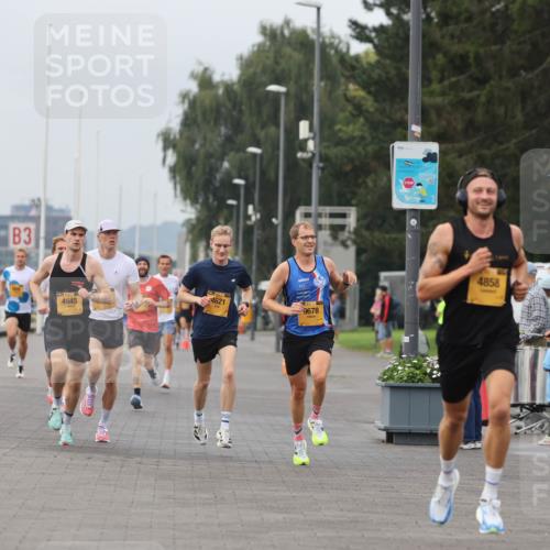 13.09.2026 - Kiel Lauf Andreas Tolksdorf http://msf.ph/oto/10332574 13.09.2026 09:51:33 Kiellinie 4, 3, 33, 4645, 4621, 9678, 4858 meine-sportfotos.de