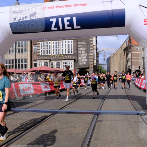 13.09.2026 - 21. swb-Marathon Bremen Tim E. http://msf.ph/oto/10332590 13.09.2026 11:05:01 Ziel 10198, 10283, 10315, 10481, 10711, 10729, 10855, 10856, 10877, 10940, 11006, 11114, 11272, 11364, 11366, 11395, 11518, 11592, 11705, 11757, 11991, 12005, 12420, 12493, 12495, 12498, 12500, 12502, 12563 meine-sportfotos.de