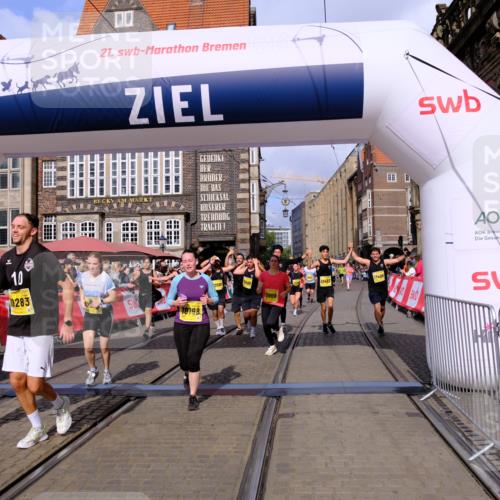 13.09.2026 - 21. swb-Marathon Bremen Tim E. http://msf.ph/oto/10332603 13.09.2026 11:05:03 Ziel 10198, 10283, 10315, 10481, 10729, 10855, 10856, 10877, 10940, 11006, 11114, 11133, 11272, 11364, 11366, 11395, 11518, 11592, 11705, 11757, 11991, 12005, 12420, 12493, 12495, 12498, 12500, 12502, 12563 meine-sportfotos.de