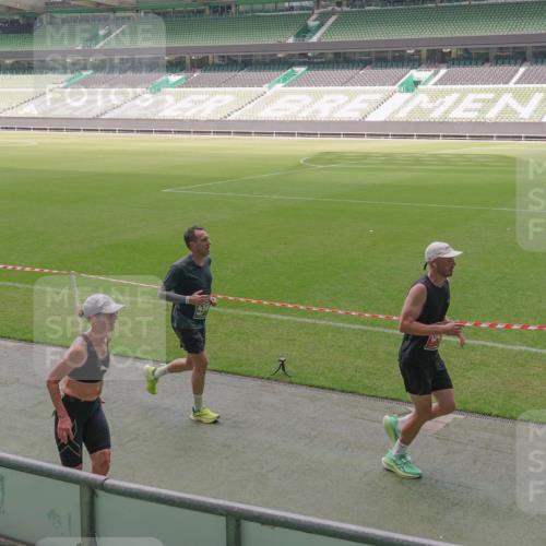 13.09.2026 - 21. swb-Marathon Bremen Michael Burmester http://msf.ph/oto/10332604 13.09.2026 13:04:38 Laufen im Stadion 178, 209, 210, 323, 488, 534, 536, 565, 596, 647, 725, 762, 881, 940, 1073, 1239, 1243, 1307, 1308, 1343, 1373, 1456, 1458, 1479, 1627, 1649, 1653, 1656, 1687, 1771, 1780, 1914, 1932, 1941, 2023, 2089, 2126, 2223, 2241, 2301, 2369, 2430, 2434, 2452, 2602, 2625, 2723, 2742, 2764, 2851, 2867, 2872, 2891, 2910, 2919, 2934, 2957, 2959, 2977, 2985, 3028, 3030, 3217, 3278, 3320, 3343, 3360, 3402, 3419, 3425, 3444, 3454, 3510, 3521, 3579, 3597, 3618, 3796, 3846, 3859, 3909, 242 meine-sportfotos.de