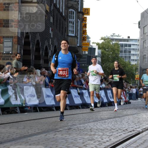 13.09.2026 - 21. swb-Marathon Bremen Strokosch-Dieckow http://msf.ph/oto/10332605 13.09.2026 13:16:04 Ziel 982, 1033, 1445, 2733, 3119, 3422, 3536, 3689, 3836, 3991, 4573, 5474, 5533, 5588, 6162, 6481, 6515, 7203, 9029, 9122, 9475, 9777, 13249, 481, 663, 740, 755, 1605, 3134, 6106, 6721, 6744, 8398, 9031, 9115, 13008, 13158 meine-sportfotos.de