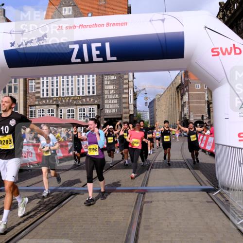 13.09.2026 - 21. swb-Marathon Bremen Tim E. http://msf.ph/oto/10332629 13.09.2026 11:05:03 Ziel 10198, 10283, 10315, 10481, 10729, 10855, 10856, 10877, 10940, 11006, 11114, 11133, 11272, 11364, 11366, 11395, 11518, 11592, 11705, 11757, 11991, 12005, 12420, 12493, 12495, 12498, 12500, 12502, 12563 meine-sportfotos.de